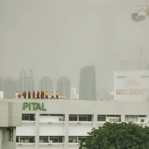Kota, Pertunjukan, dan yang Tak Terlihat